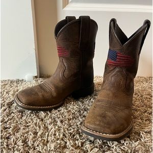 Boys size 10 Ariat cowboy boots